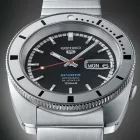 Seiko 5 Sports Heritage Design Re-Creation “Pepper black” Limited Edition reloj de hombre colocar SRPL05K1